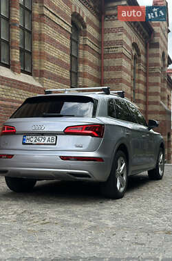 Внедорожник / Кроссовер Audi Q5 2017 в 