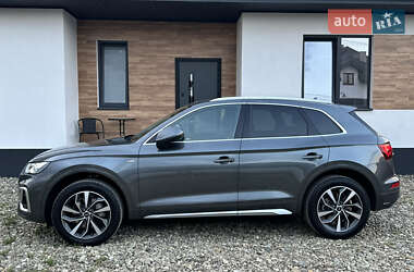 Внедорожник / Кроссовер Audi Q5 2022 в 
