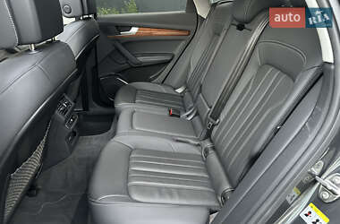 Внедорожник / Кроссовер Audi Q5 2022 в 