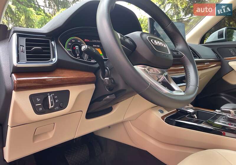 Внедорожник / Кроссовер Audi Q5 2021 в Киеве
