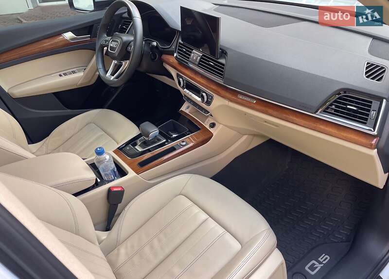 Внедорожник / Кроссовер Audi Q5 2021 в Киеве