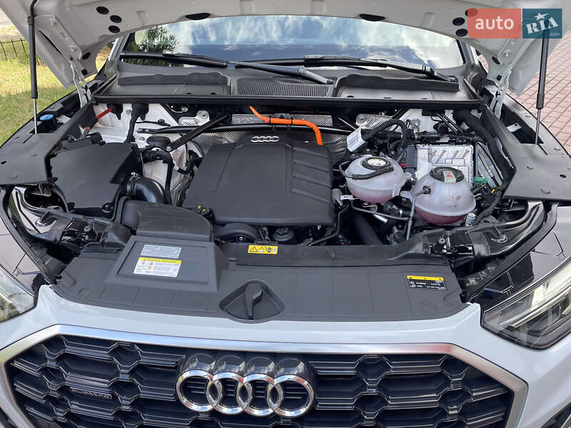 Внедорожник / Кроссовер Audi Q5 2021 в Киеве