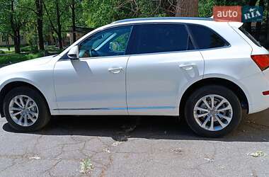 Позашляховик / Кросовер Audi Q5 2013 в 