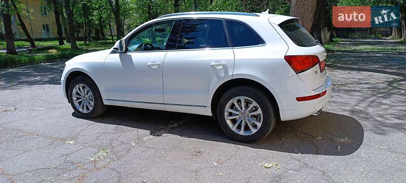Внедорожник / Кроссовер Audi Q5 2013 в Желтых Водах