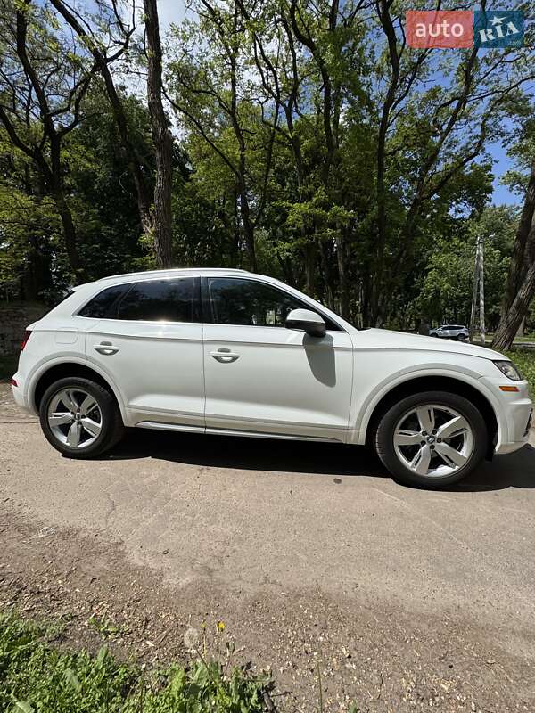Позашляховик / Кросовер Audi Q5 2019 в Чернігові