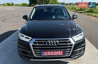 Внедорожник / Кроссовер Audi Q5 2018 в 