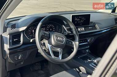 Внедорожник / Кроссовер Audi Q5 2018 в 