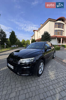 Внедорожник / Кроссовер Audi Q5 2017 в 