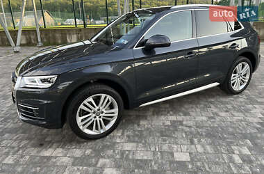 Внедорожник / Кроссовер Audi Q5 2018 в 