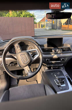 Внедорожник / Кроссовер Audi Q5 2017 в 