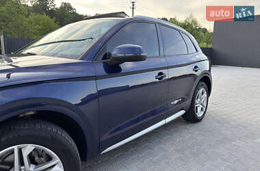 Внедорожник / Кроссовер Audi Q5 2018 в 