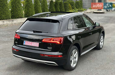 Внедорожник / Кроссовер Audi Q5 2018 в 