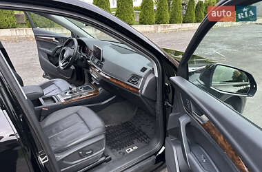 Внедорожник / Кроссовер Audi Q5 2018 в 