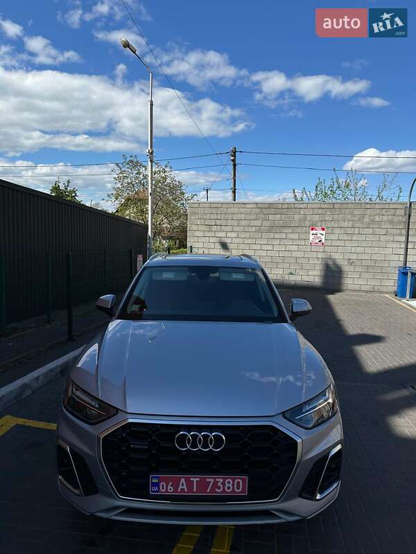 Внедорожник / Кроссовер Audi Q5 2022 в Киеве