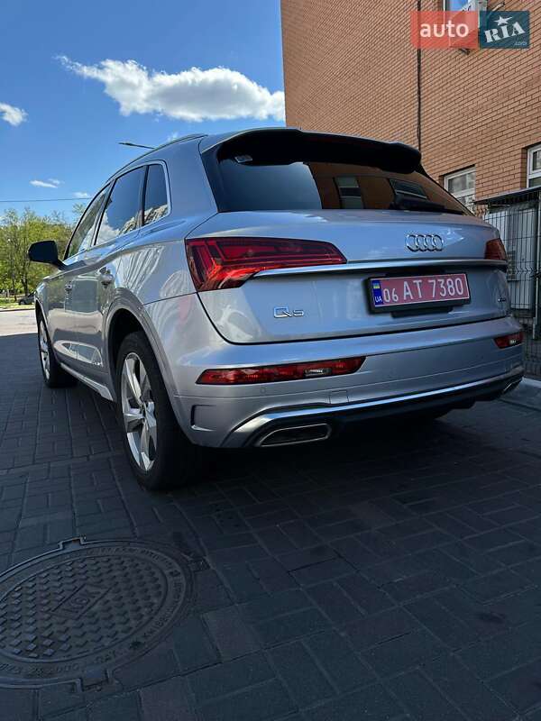 Внедорожник / Кроссовер Audi Q5 2022 в Киеве