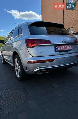 Внедорожник / Кроссовер Audi Q5 2022 в 