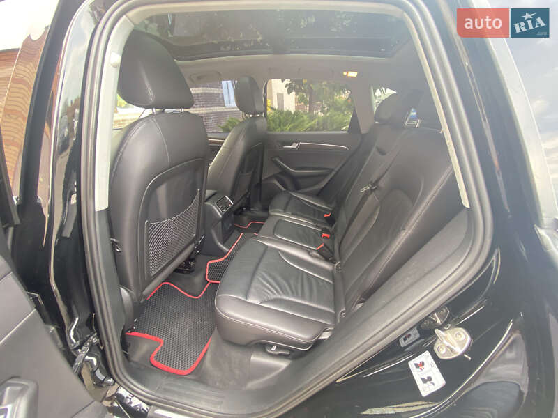 Внедорожник / Кроссовер Audi Q5 2015 в Черноморске