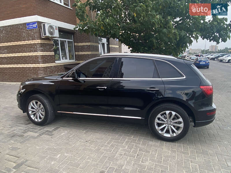 Внедорожник / Кроссовер Audi Q5 2015 в 