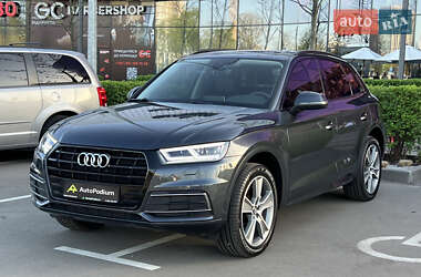 Внедорожник / Кроссовер Audi Q5 2018 в 