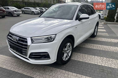 Внедорожник / Кроссовер Audi Q5 2017 в 