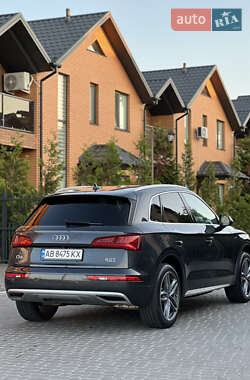 Внедорожник / Кроссовер Audi Q5 2018 в 