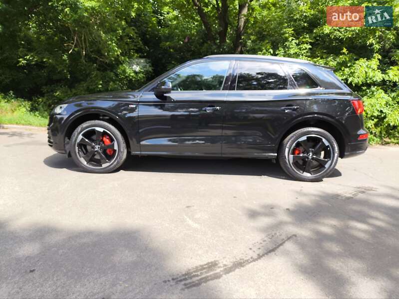 Внедорожник / Кроссовер Audi Q5 2019 в Киеве