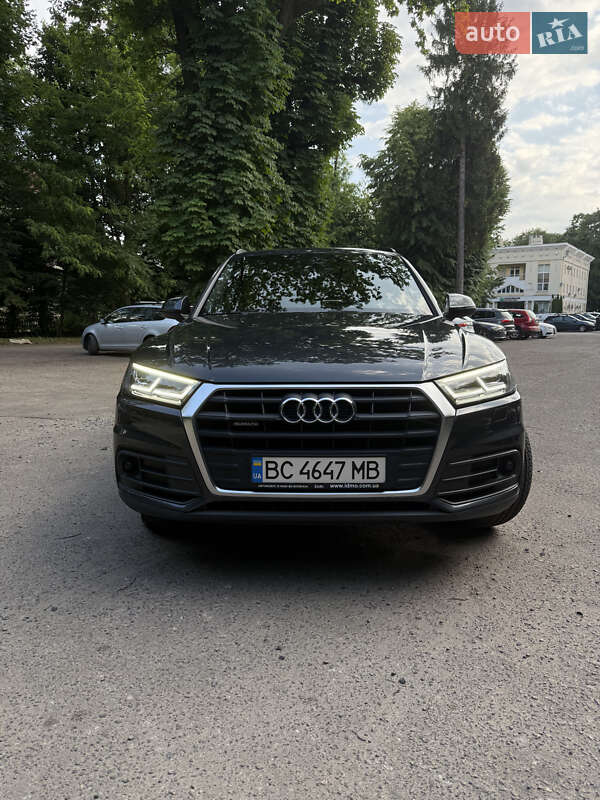 Внедорожник / Кроссовер Audi Q5 2017 в 