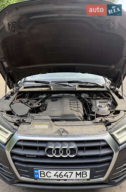 Внедорожник / Кроссовер Audi Q5 2017 в 