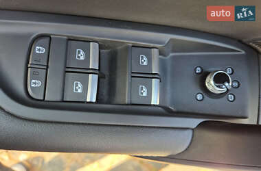 Внедорожник / Кроссовер Audi Q5 2022 в 