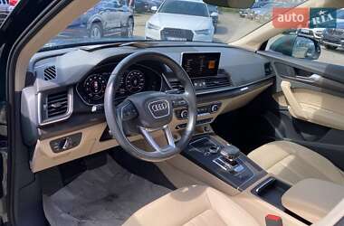 Внедорожник / Кроссовер Audi Q5 2018 в 