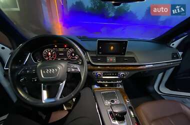 Внедорожник / Кроссовер Audi Q5 2017 в 