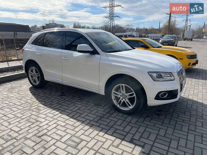 Внедорожник / Кроссовер Audi Q5 2012 в 