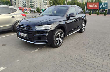 Внедорожник / Кроссовер Audi Q5 2018 в 