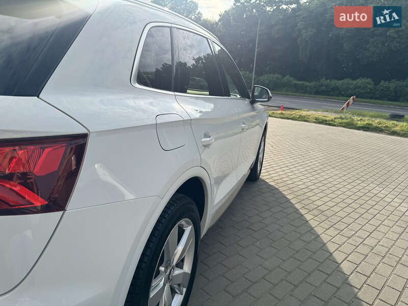Позашляховик / Кросовер Audi Q5 2019 в Львові