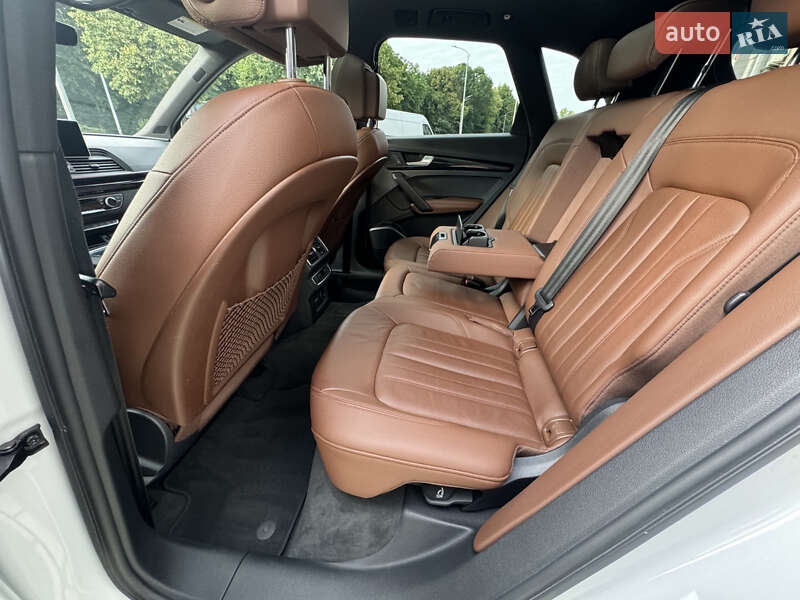 Позашляховик / Кросовер Audi Q5 2019 в Львові