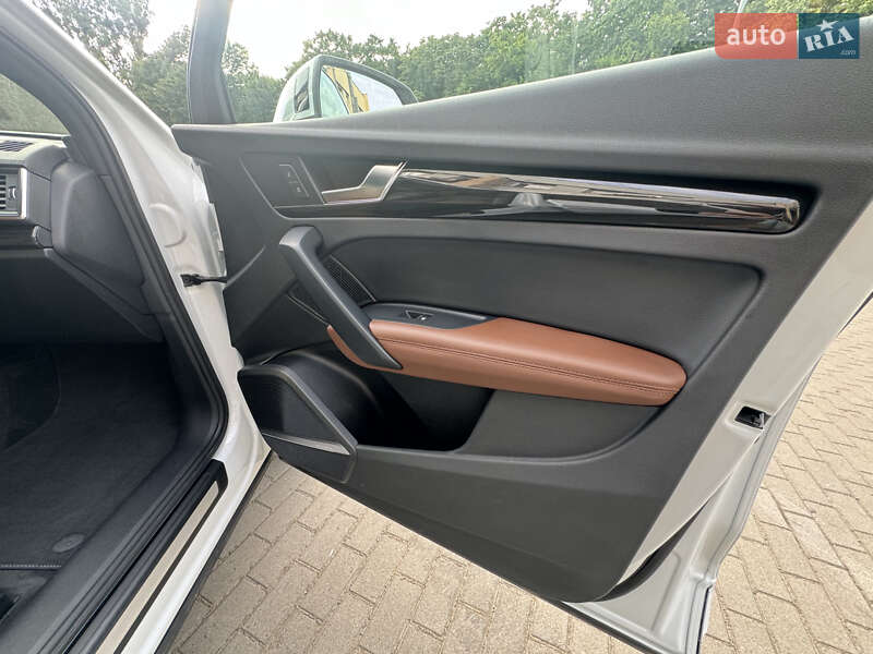 Позашляховик / Кросовер Audi Q5 2019 в Львові