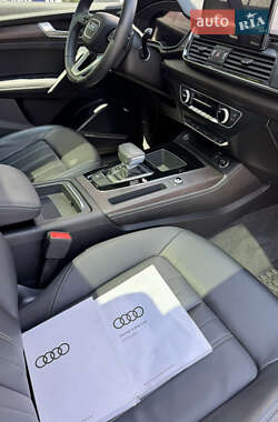 Внедорожник / Кроссовер Audi Q5 2022 в 