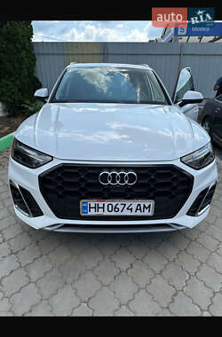 Внедорожник / Кроссовер Audi Q5 2022 в 
