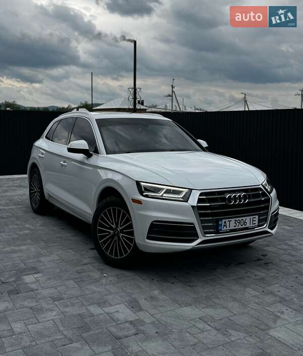 Внедорожник / Кроссовер Audi Q5 2018 в 