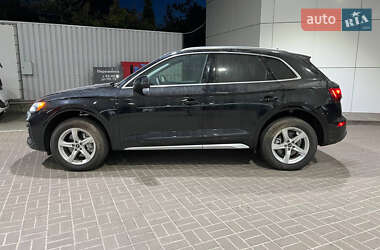 Внедорожник / Кроссовер Audi Q5 2024 в 