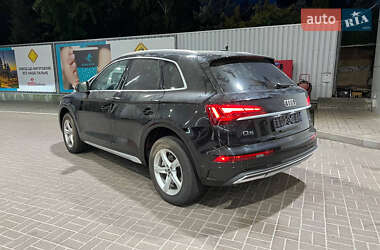 Внедорожник / Кроссовер Audi Q5 2024 в 
