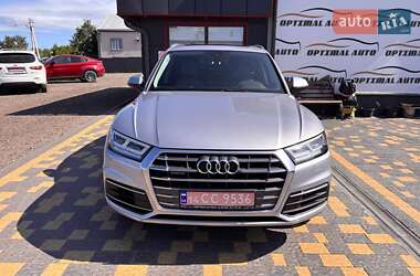 Внедорожник / Кроссовер Audi Q5 2018 в 