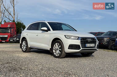 Внедорожник / Кроссовер Audi Q5 2018 в 