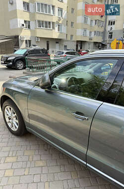 Внедорожник / Кроссовер Audi Q5 2011 в 