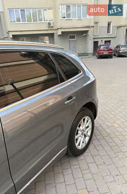 Внедорожник / Кроссовер Audi Q5 2011 в 