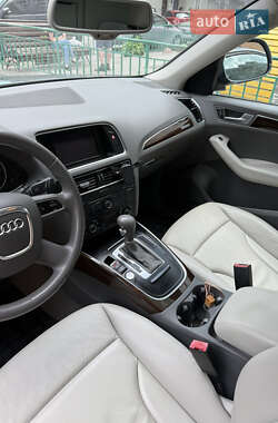 Внедорожник / Кроссовер Audi Q5 2011 в 