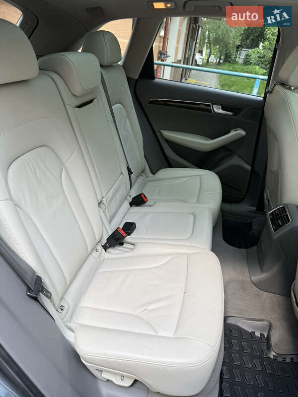 Внедорожник / Кроссовер Audi Q5 2011 в Ивано-Франковске