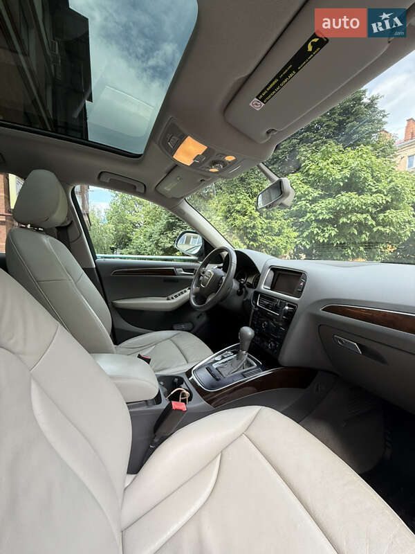 Внедорожник / Кроссовер Audi Q5 2011 в Ивано-Франковске