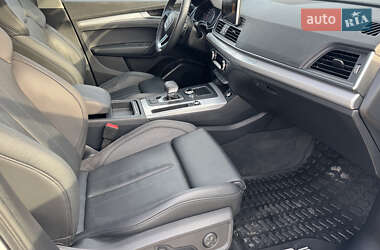Внедорожник / Кроссовер Audi Q5 2018 в 