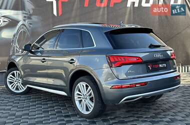 Внедорожник / Кроссовер Audi Q5 2018 в 